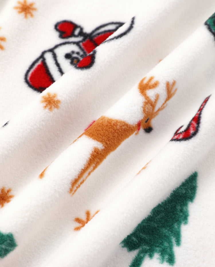 Pijamas navideños a juego para toda la familia con estampado de renos y árboles de Navidad, forro polar