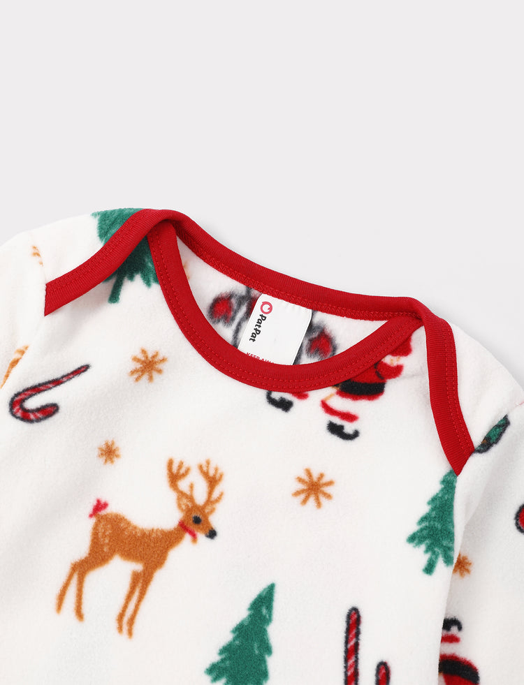 Pijamas navideños a juego para toda la familia con estampado de renos y árboles de Navidad, forro polar