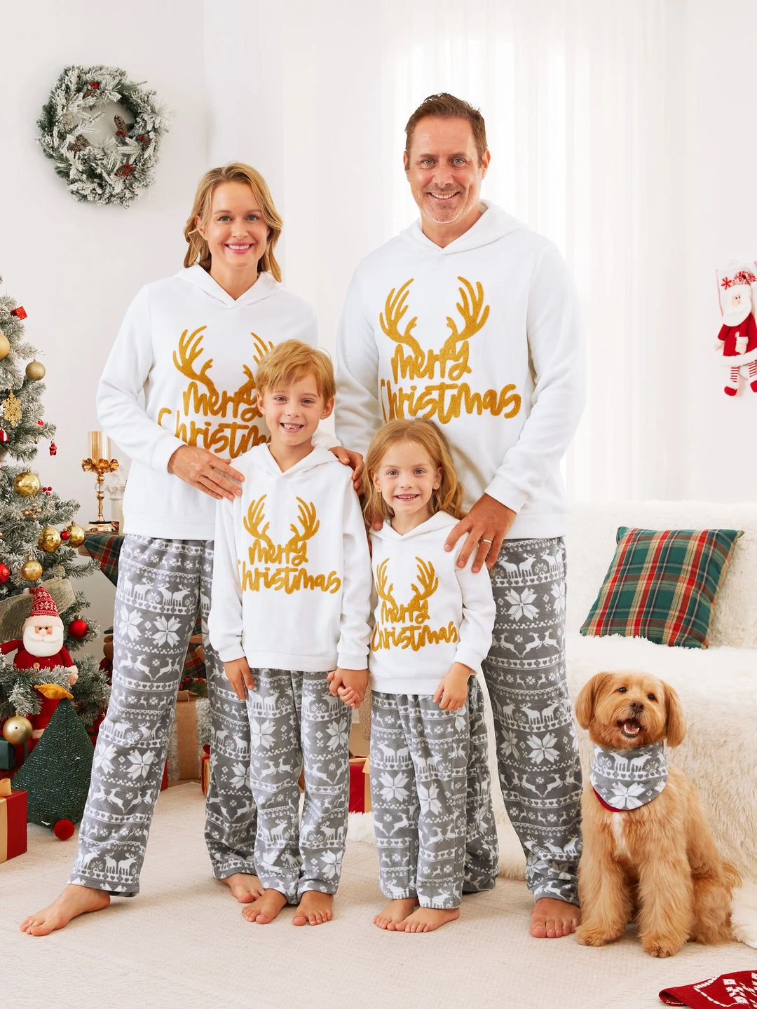 Weihnachtliche Familienpartner-Lettering Bestickte Langarm-Kapuzen-Fleece-Pyjama-Sets mit Weihnachtssocken Weiß