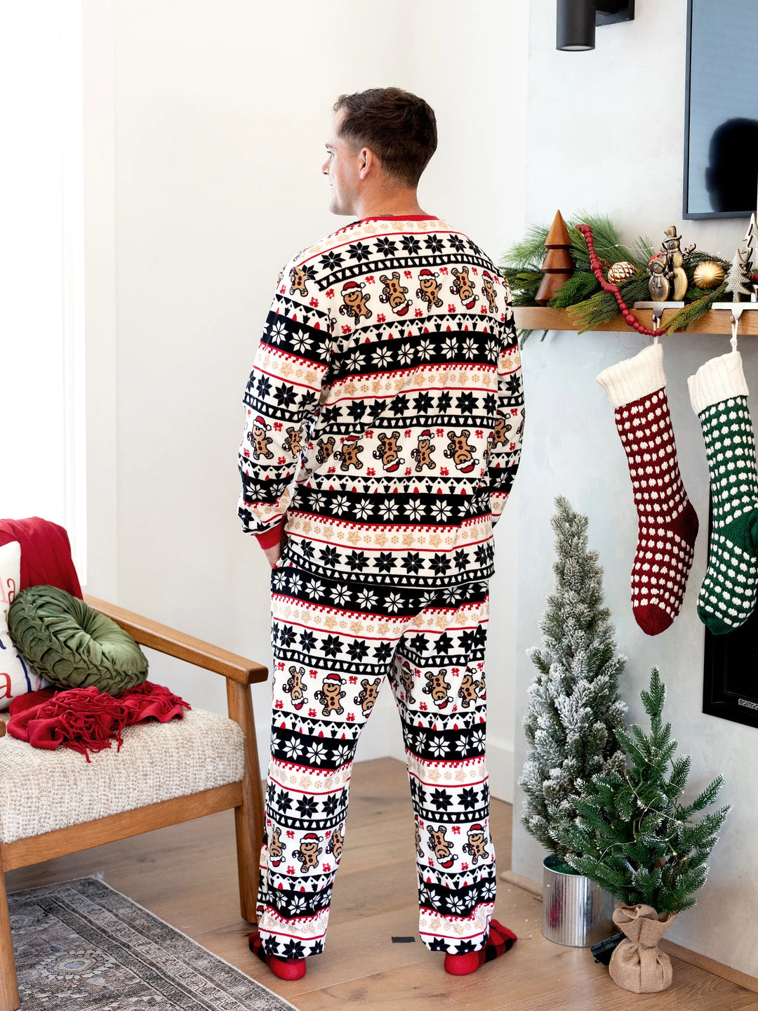 Weihnachten Passendes Familienpyjama-Set Lebkuchen und Schneeflockendruck PJS mit Weihnachtssocken rot