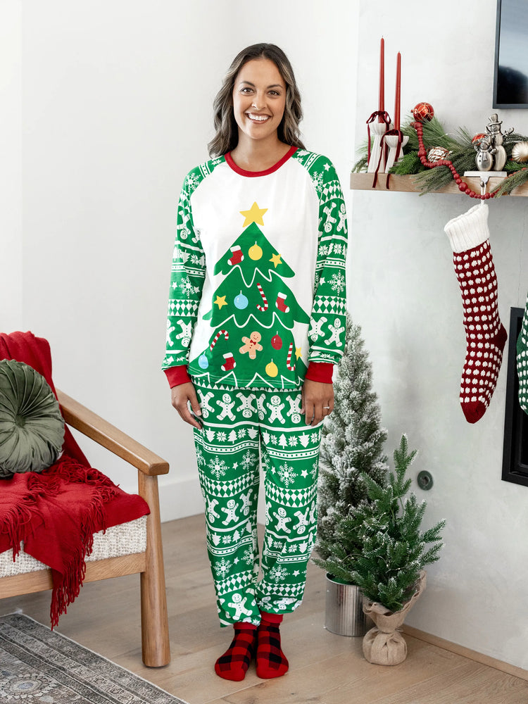 Ensemble pyjama de Noël assorti pour toute la famille, imprimé pain d'épices et sapin de Noël, vert, avec chaussettes de Noël vertes