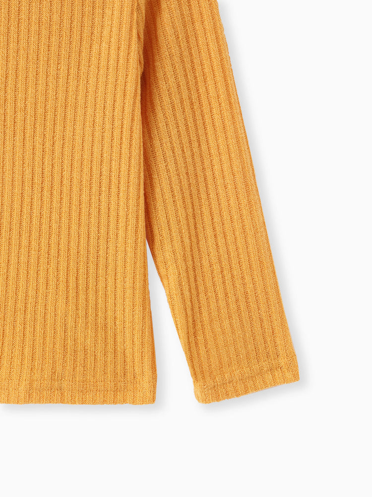 Camiseta texturizada de cuello alto para niño/niña, color jengibre