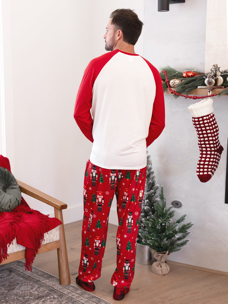 Ensemble pyjama de Noël assorti pour toute la famille, imprimé Casse-Noisette et chaussettes de Noël rouges