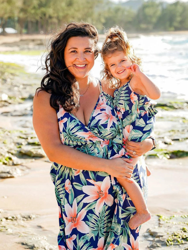 Mommy and Me Family Matching Sets Floral Panel Short-sleeve T-shirts or All Over Floral Print V Neck Spaghetti Strap Midi Dresses with Hidden Snap royalblue