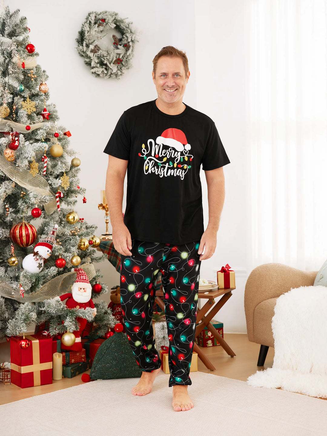 Conjunto de pijama de manga corta con estampado navideño de letras y bombillas festivas a juego para toda la familia, color negro