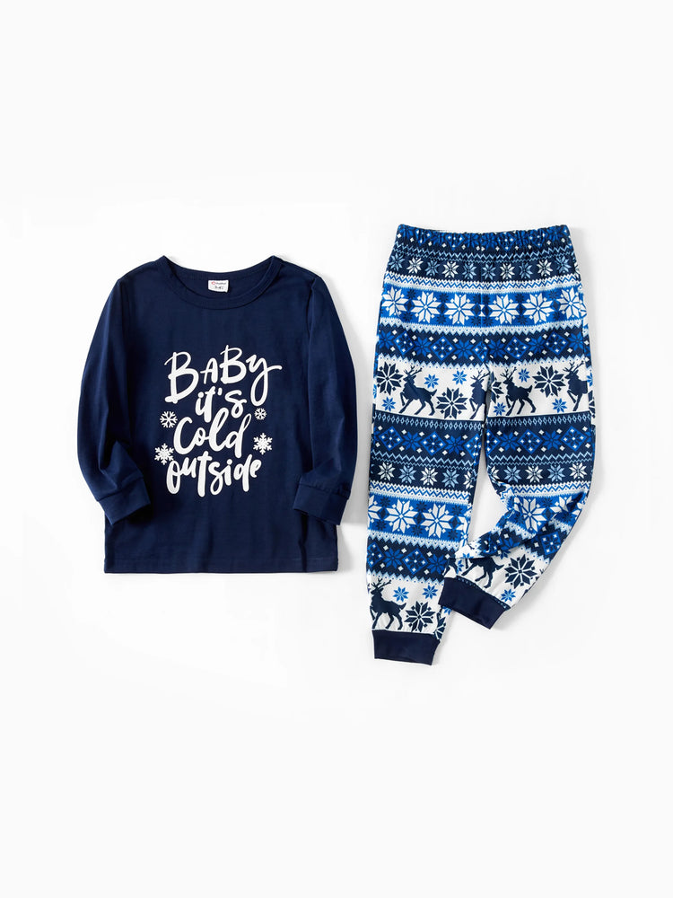 Ensemble pyjama de Noël assorti en mosaïque avec haut et pantalon renne et chaussettes de Noël, bleu foncé