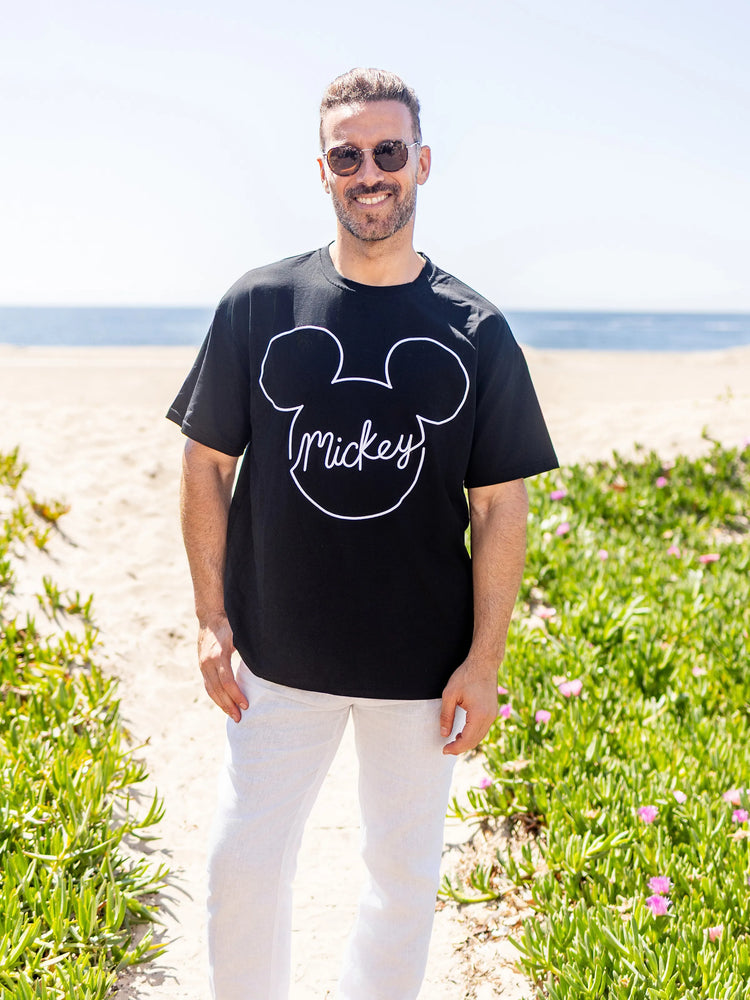 Ensemble de vêtements de sport assortis Disney Mickey et ses amis, imprimé Mickey Mouse, haut en coton et barboteuse
 Ensemble familial 3 pièces Expression Casual Suits en coton unisexe noir