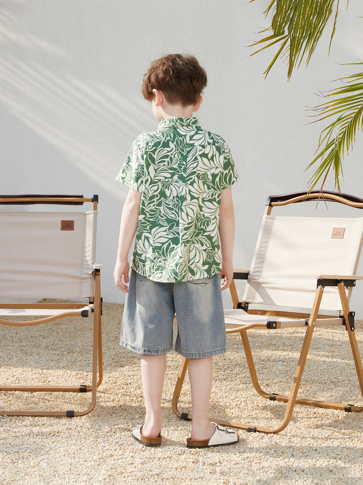 Ensemble familial assorti chemise à manches courtes ou robe dos nu à imprimé feuilles vert