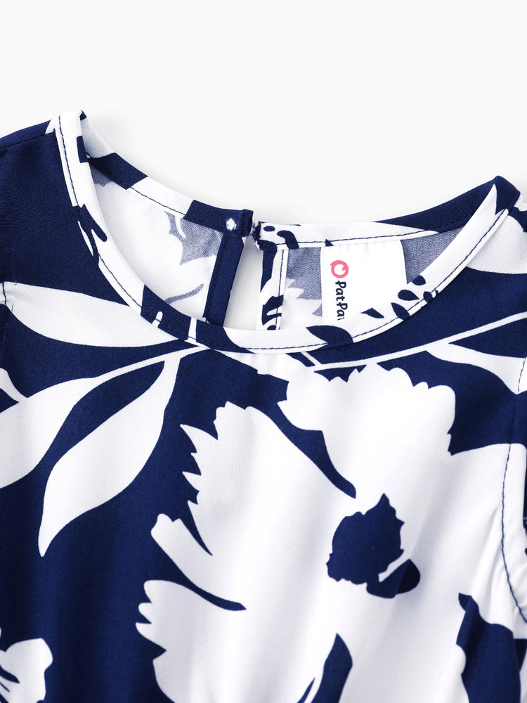 Ensemble familial assorti avec chemise à manches courtes ou robe froncée à imprimé feuilles bleu