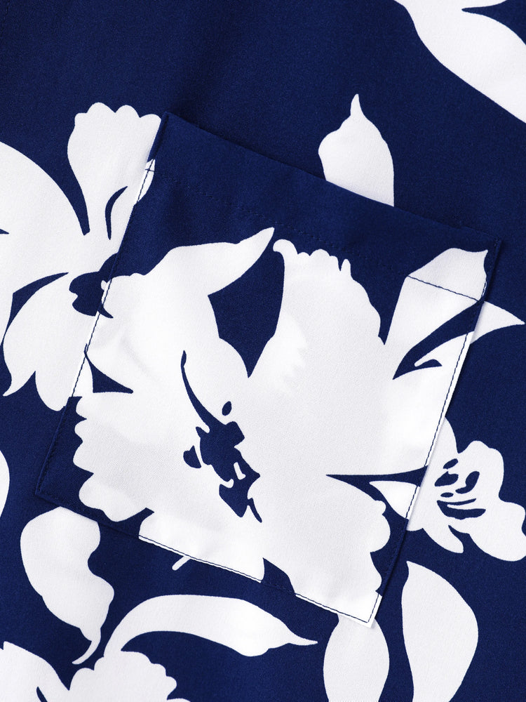 Ensemble familial assorti avec chemise à manches courtes ou robe froncée à imprimé feuilles bleu