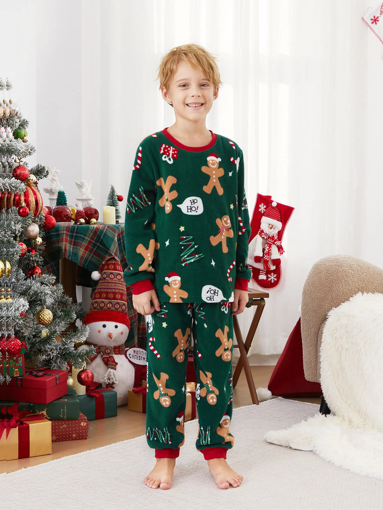Pyjama de Noël familial assorti en polaire à manches longues et chaussettes de Noël, motif bonhomme en pain d'épices, vert foncé