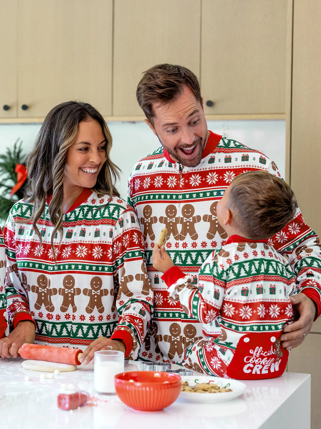Conjunto de pijama familiar navideño a juego, pijama con estampado de cuadros navideños de jengibre y calcetines navideños rojos
