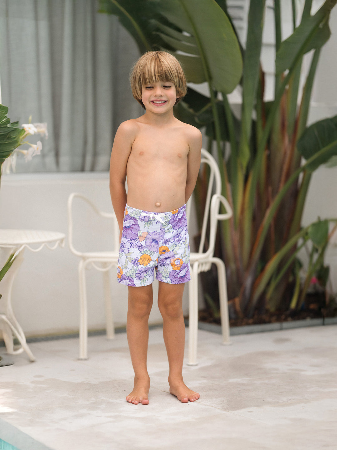 Familien-Matching Badebekleidung mit Blumenprint – Rüschen-Einteiler und Badeshorts-Set in Lila
