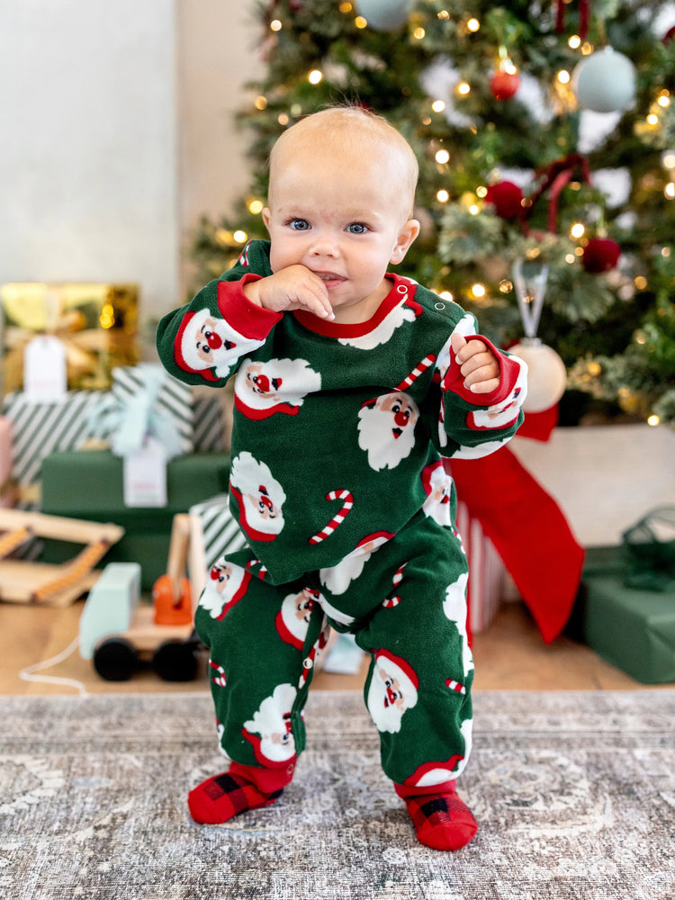 Ensemble de pyjama familial assorti de Noël en polaire, imprimé Père Noël et canne à sucre, avec chaussettes de Noël, vert foncé