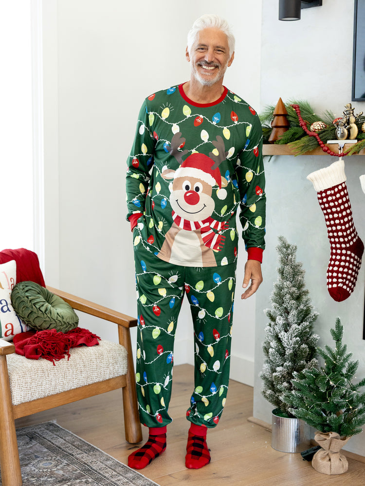 Ensemble pyjama de Noël assorti pour toute la famille, imprimé renne vert et chaussettes de Noël vertes