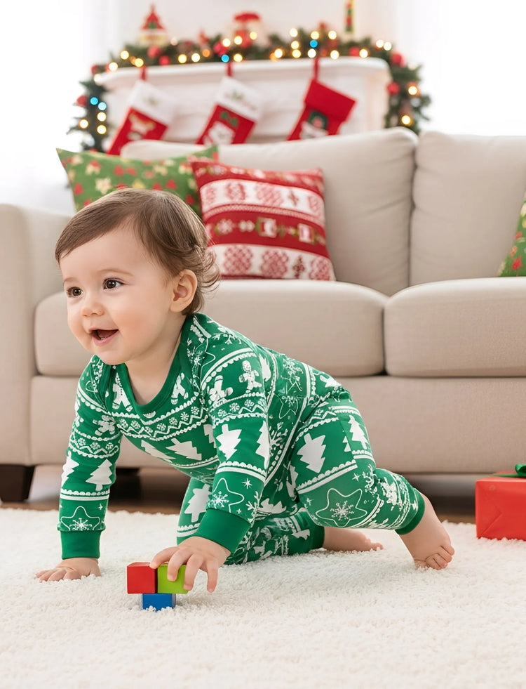 Christmas Matching Family Pajamas Set Gingerbread Man and Snowflake Pattern Long-sleeve Green PJS with Christmas Socks Dark Green