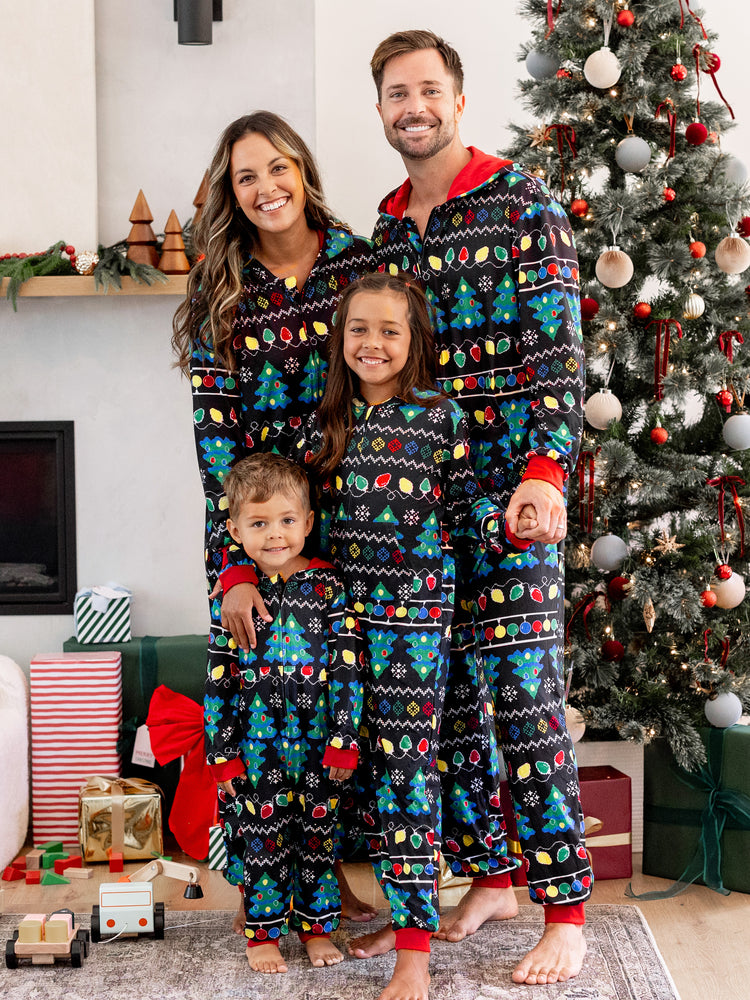 Ensemble pyjama de Noël assorti pour toute la famille, imprimé sapin de Noël et chaussettes de Noël noires