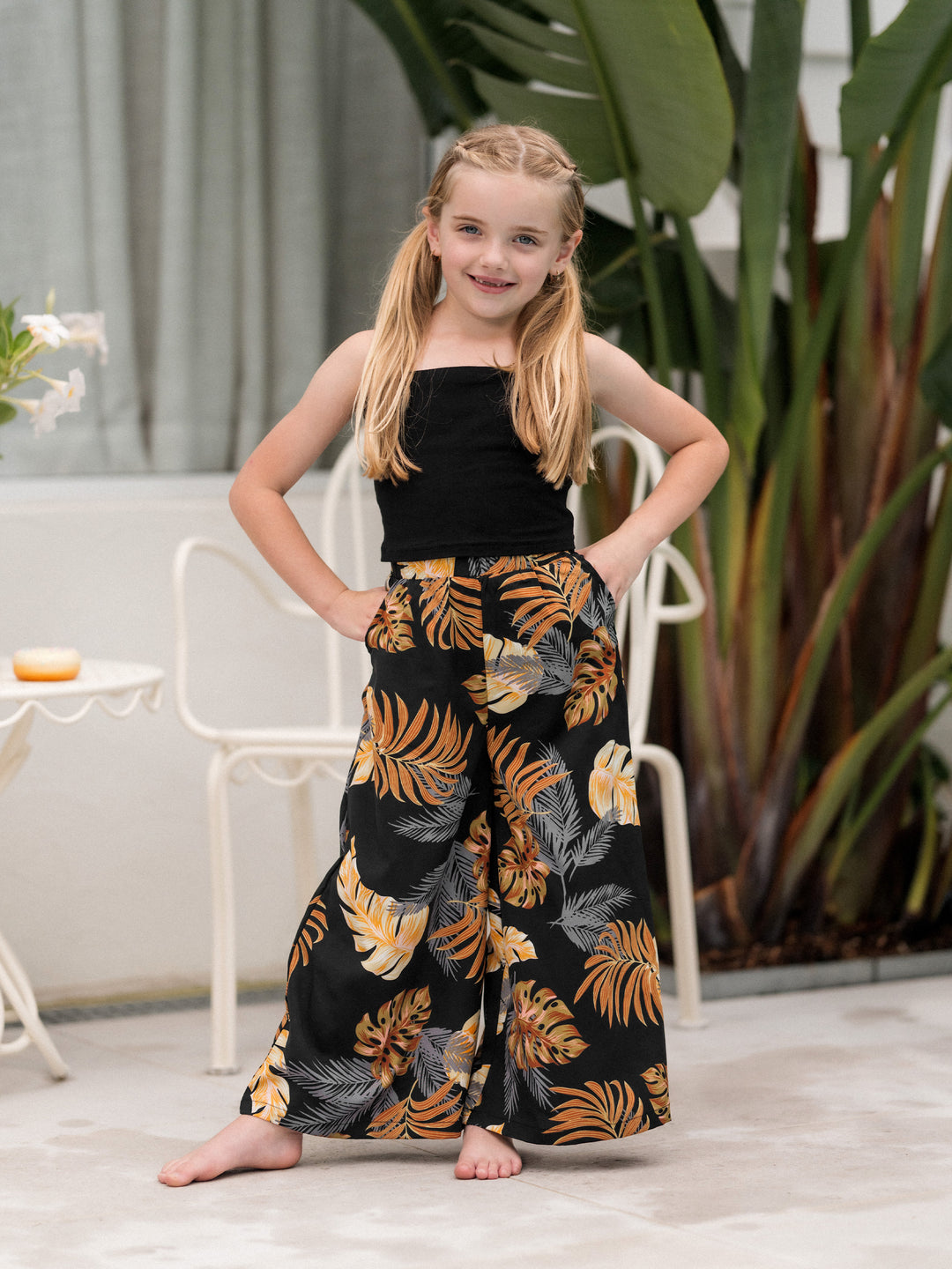 Ensembles papa et fille Tenues de plage imprimé floral Chemise manches courtes ou top camisole et pantalon large pour vacances d'été Looks famille Noir+Blanc