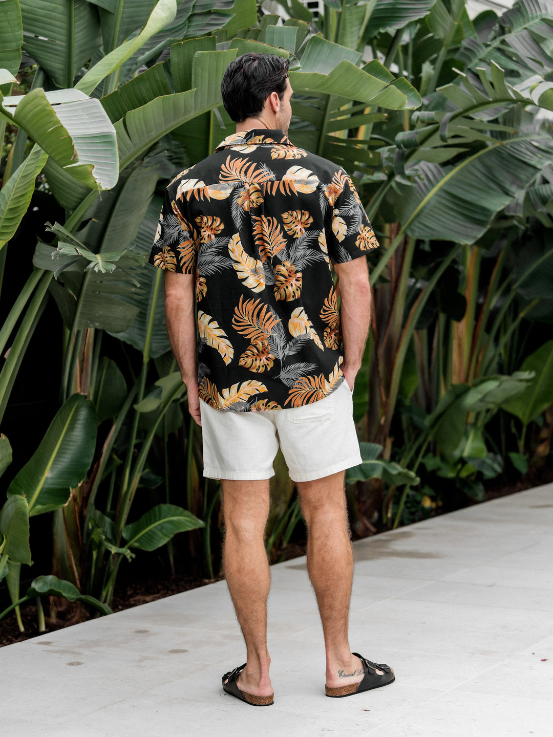 Ensembles papa et fille Tenues de plage imprimé floral Chemise manches courtes ou top camisole et pantalon large pour vacances d'été Looks famille Noir+Blanc